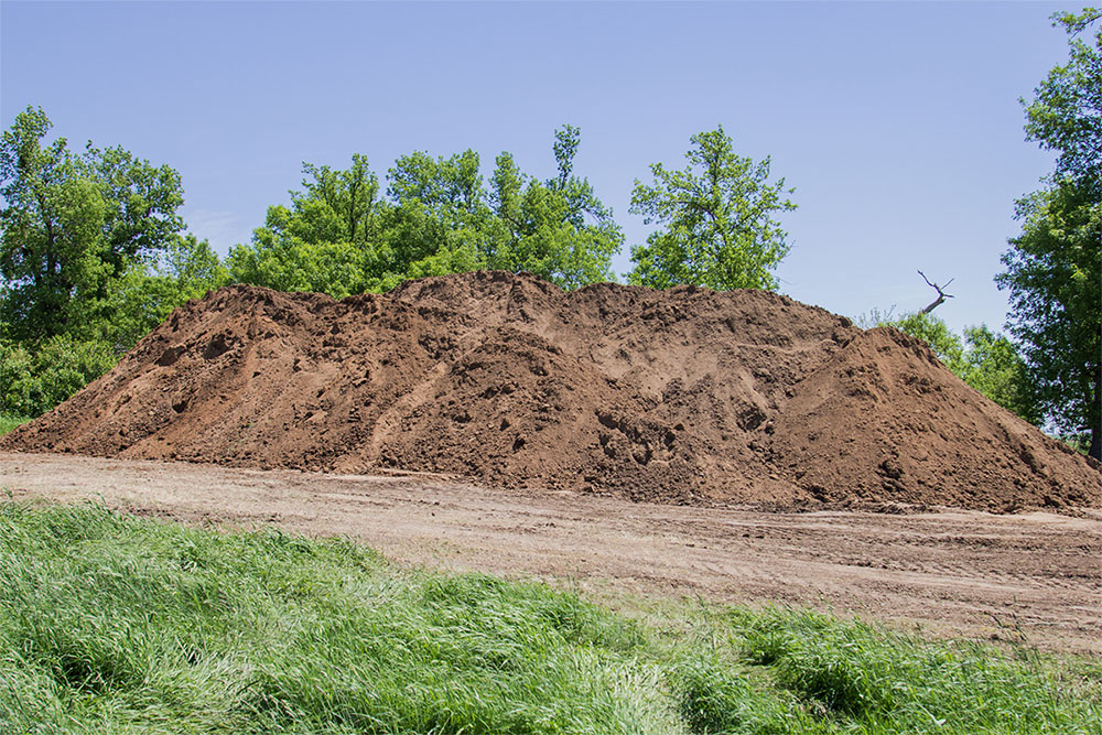 Eliminate weeds with mulch and mulching garden beds